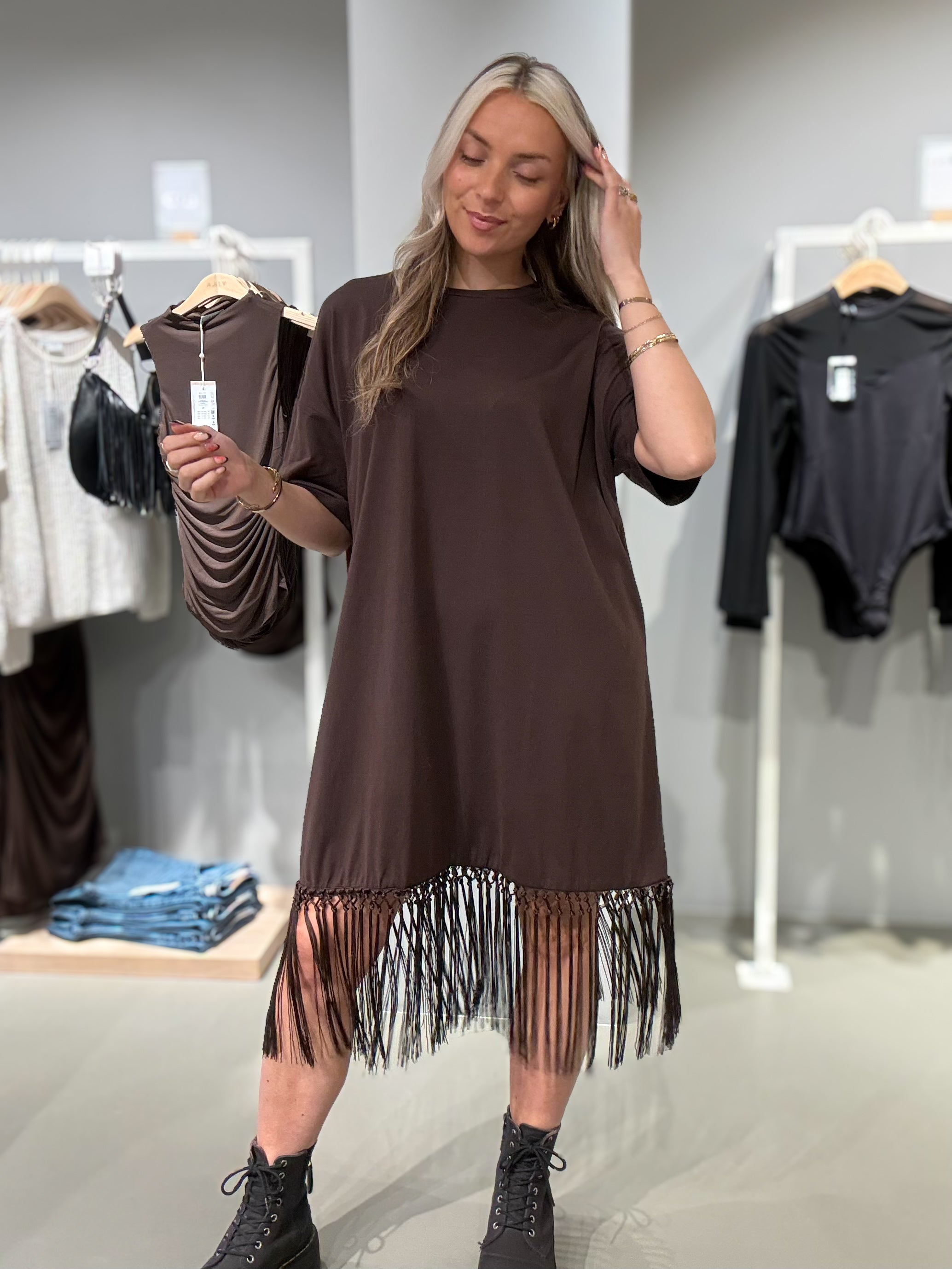 VIKATA Long Dress - Coffee Bean